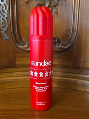 Sundae Gingerbread Whipped Shower Foam w/Kakadu Plum & Finger Lime, 8.9oz--New